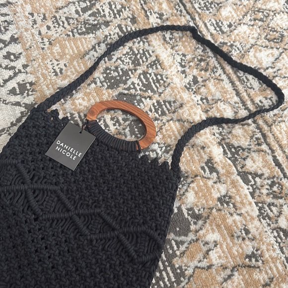 NWT Danielle Nicole Crochet Macrame Hand Bag Black Wooden Handles Boho Crossbody - Picture 3 of 10